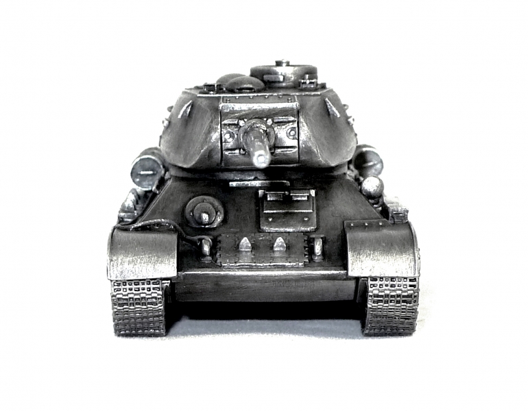 Модель танка Т-34-85 из металла