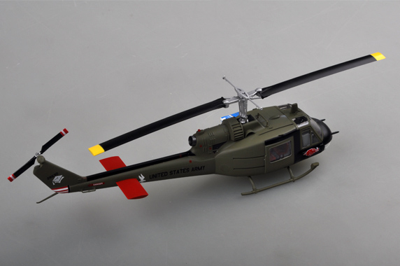 Вертолет UH-1C, 120th AHC, 3rd platoon,1969 (1/48)