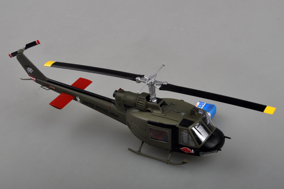 Вертолет UH-1C, 120th AHC, 3rd platoon,1969 (1/48)