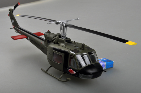 Вертолет UH-1C, 120th AHC, 3rd platoon,1969 (1/48)