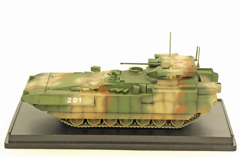 БМП Т-15 Барбарис на базе Армата в камуфляже