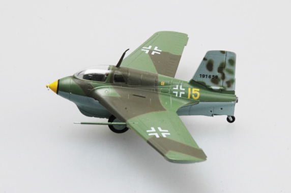 Самолёт Me-163 B-1a, жёлтый 15