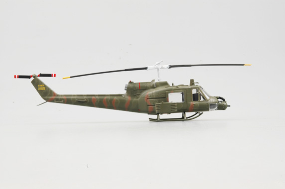 Вертолёт UH-1B "Huey"