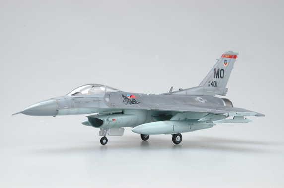 Самолёт F-16C