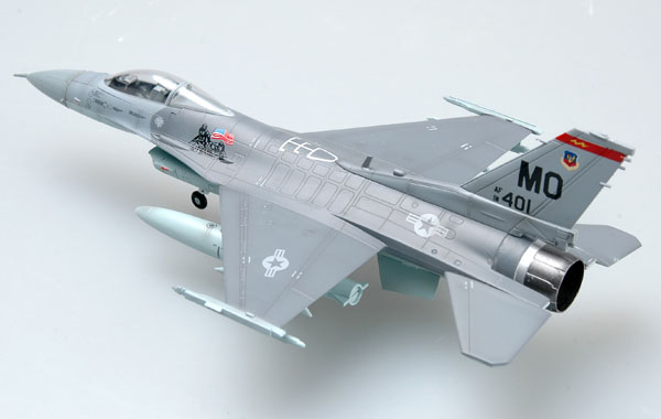 Самолёт F-16C