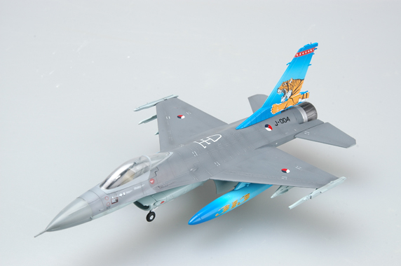 Самолёт F-16A