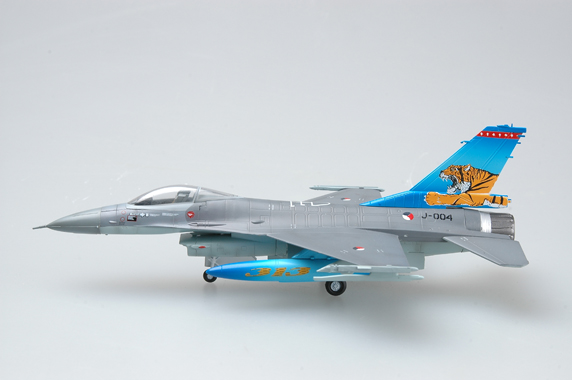 Самолёт F-16A
