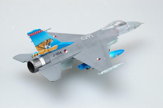 Самолёт F-16A