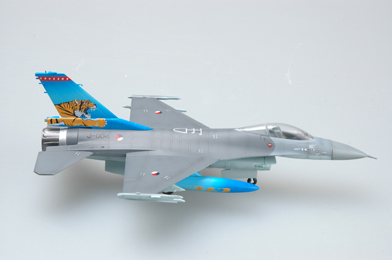 Самолёт F-16A